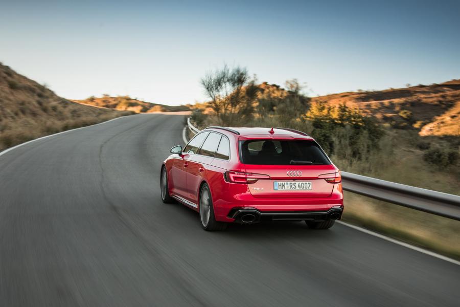  Audi RS4 Avant (B9) 2017 года  (WW) (фото 48 из 57)